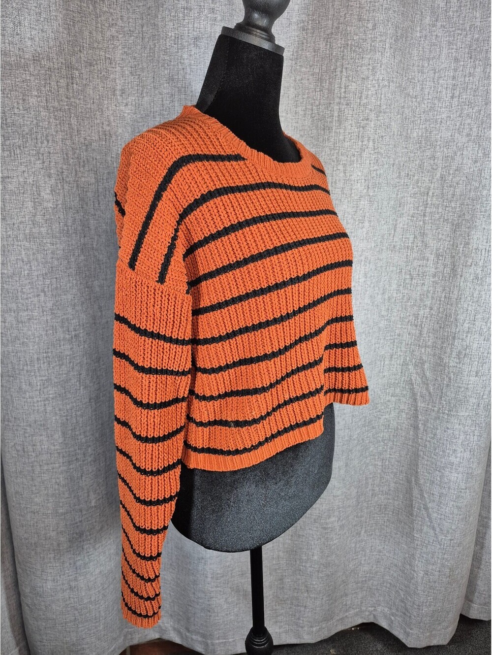 Belle du Jour Women’s XL Orange Black Striped Chenille Cropped Sweater